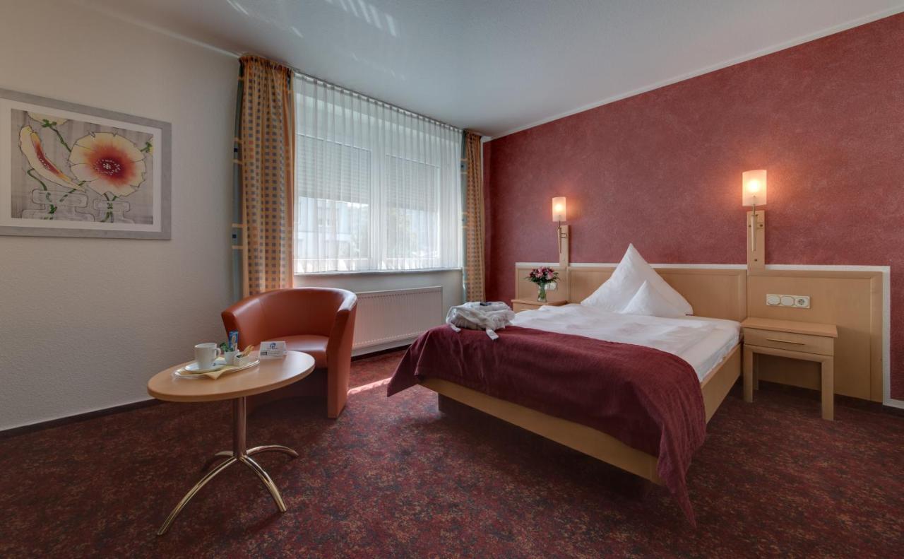 Hotel Merkur Ландштуль Екстер'єр фото